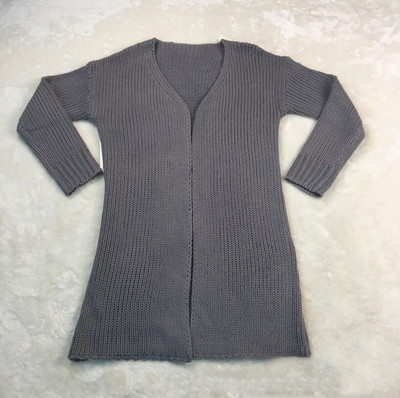 Κομψή και πολύ όμορφή γυναικεία ζακέτα σε γκρι χρώμα και σχήματος V