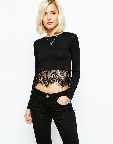  Γυναικεία μπλούζα κοντή με μαύρη με δαντέλα