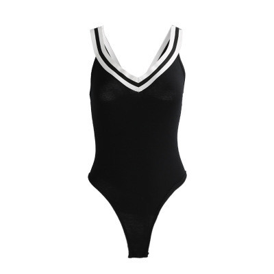 Πολύ απαλό γυναικείο αθλητικό μουστάκι με ντεκολτέ σε σχήμα V