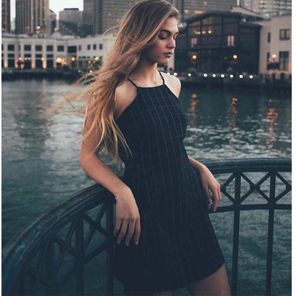 Γυναικείο φόρεμα σε μαύρο χρώμα