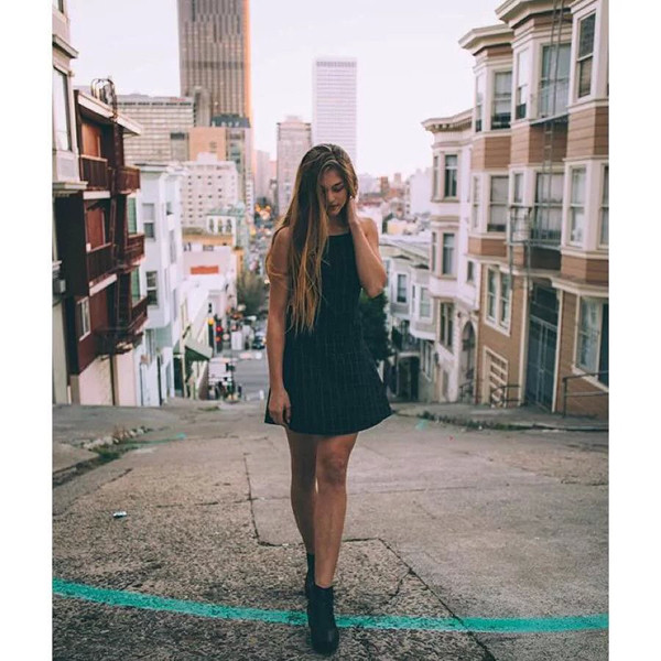 Γυναικείο φόρεμα σε μαύρο χρώμα