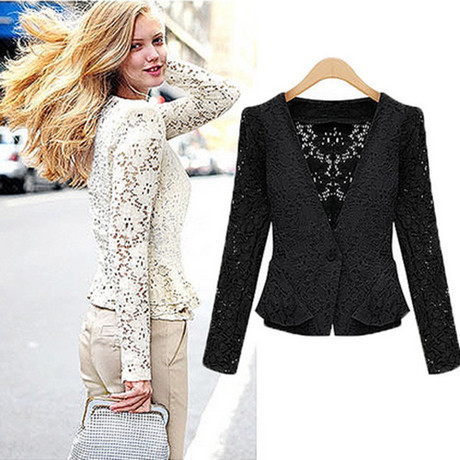 Αθλητικό-κομψό γυναικείο μπουφάν από δαντέλα σε μαύρο και άσπρο