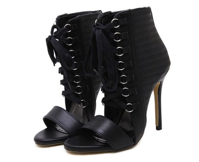 Дамски ежедневни сандали на висок ток с интересни връзки до глезена 