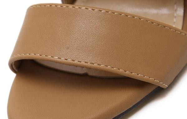 Дамски ежедневни сандали на висок ток с интересни връзки до глезена 