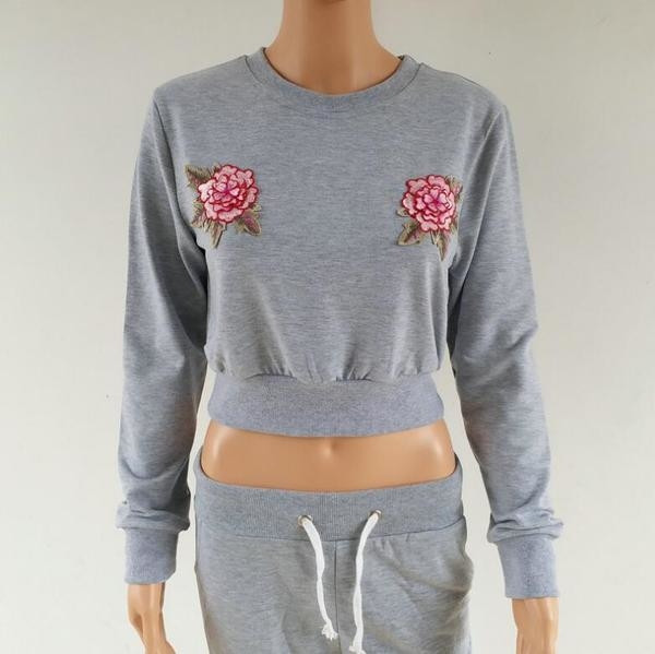 Γυναικεία καθημερινή κοντή μπλούζα με μακριά μανίκια και κέντημα