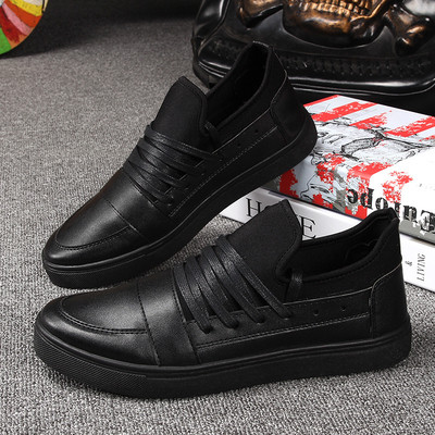 Ανδρικά αθλητικά παπούτσια σε μαύρο, λευκό και κόκκινο