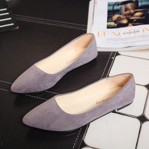 Дамски мокасини в семпъл дизайн, леко заострени и в няколко цвята