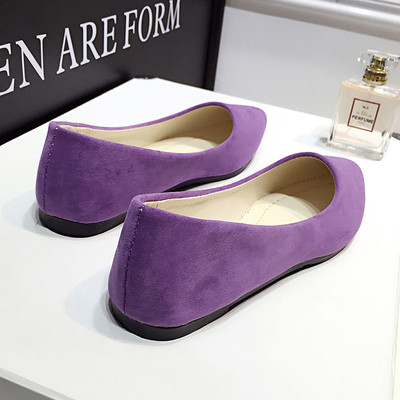 Дамски мокасини в семпъл дизайн, леко заострени и в няколко цвята