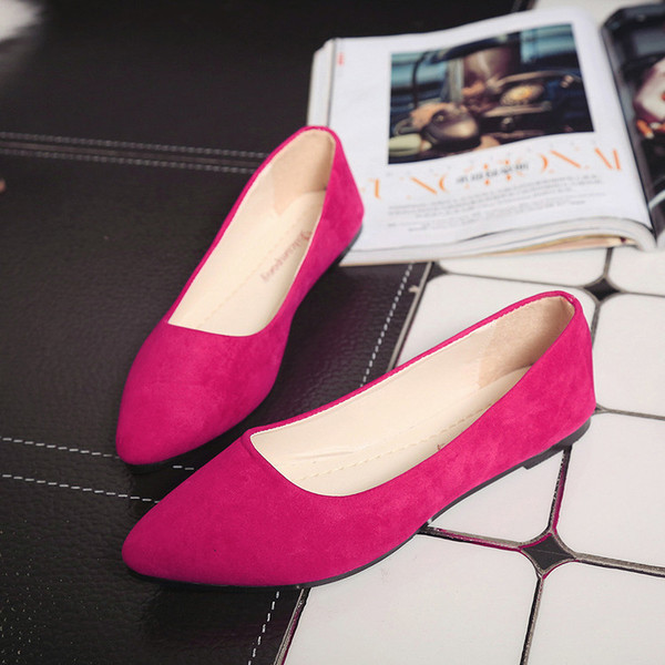 Дамски мокасини в семпъл дизайн, леко заострени и в няколко цвята