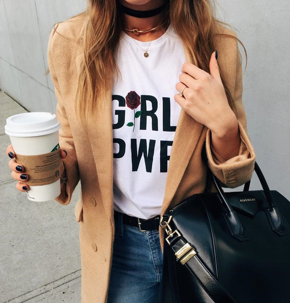 Γυναικεία  μπλούζα σε λευκό χρώμα 