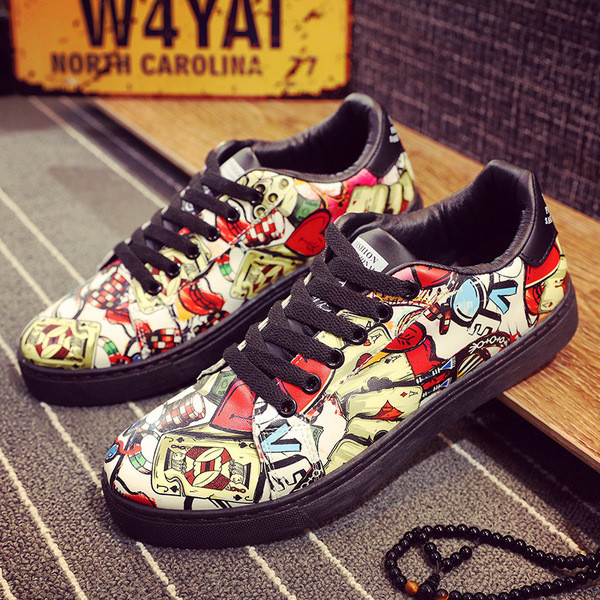 Πολύχρωμα ανδρικά πάνινα παπούτσια κατάλληλα για την καθημερινή ζωή