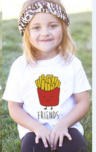 Παιδικό μπλουζάκι για αγόρια και κορίτσια σε λευκό με ενδιαφέρουσες εικόνες