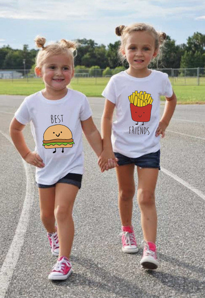 Παιδικό μπλουζάκι για αγόρια και κορίτσια σε λευκό με ενδιαφέρουσες εικόνες