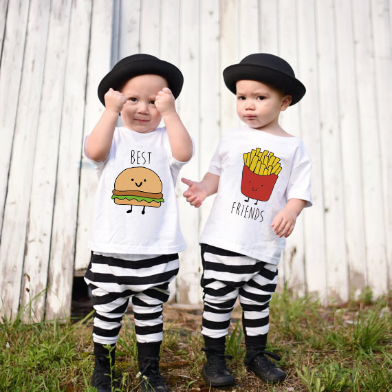 Παιδικό μπλουζάκι για αγόρια και κορίτσια σε λευκό με ενδιαφέρουσες εικόνες