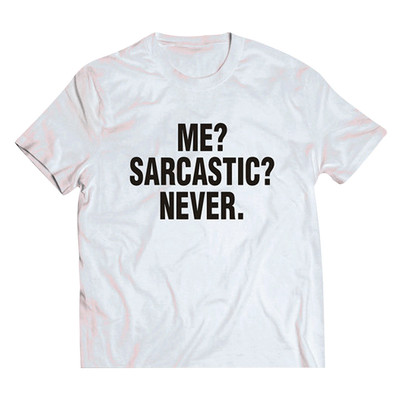 Ευρεία γυναικεία  μπλούζα σε άσπρο και μαύρο χρώμα με ενδιαφέρουσα επιγραφή