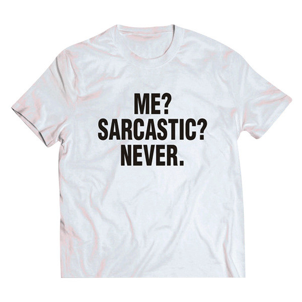 Ευρεία γυναικεία  μπλούζα σε άσπρο και μαύρο χρώμα με ενδιαφέρουσα επιγραφή