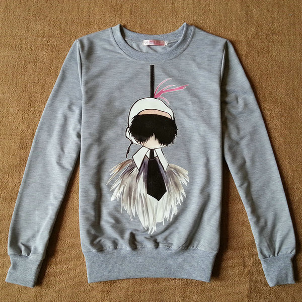 Κομψό γυναικείο σύνολο  με εικόνες σε  δύο χρώματα