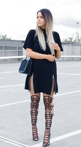 Απλό γυναικείο φόρεμα με 3/4 μανίκια και φερμουάρ σε μαύρο χρώμα