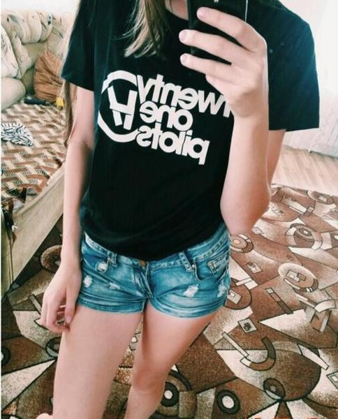 Γυναικείο μπλουζάκι σε γκρι, μαύρο και άσπρο με επιγραφή