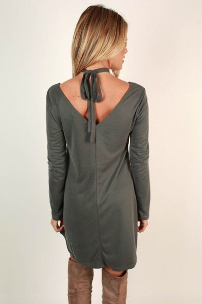 Κυρίες φόρεμα σε χαλαρό ύφος και σε διάφορα χρώματα