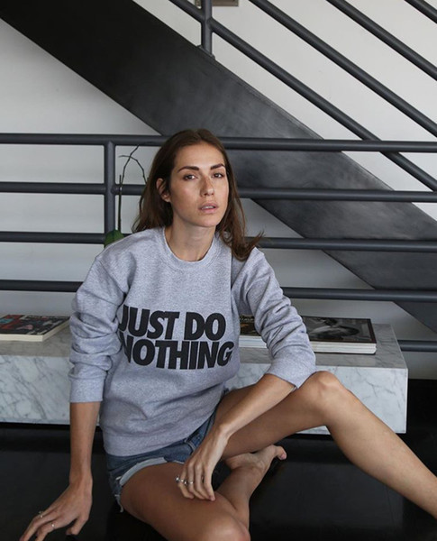 Γυναικείο αθλητικό φούτερ με επιγραφή κατάλληλο για καθημερινή ζωή