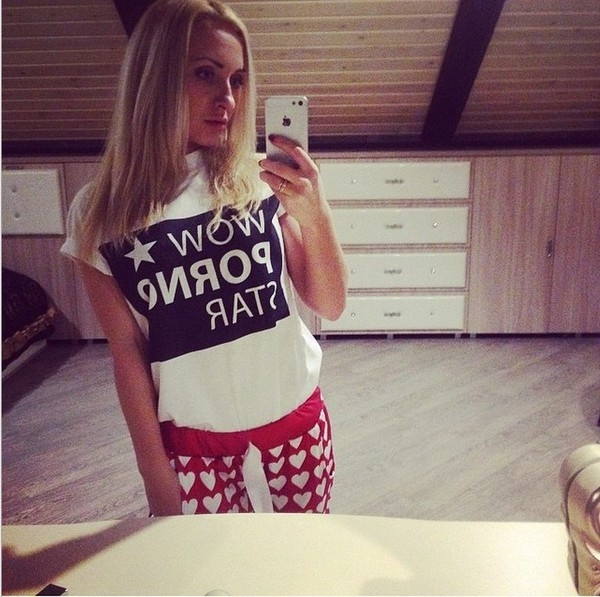 Γυναικείο μπλουζάκι σε λευκό και μαύρο με επιγραφές