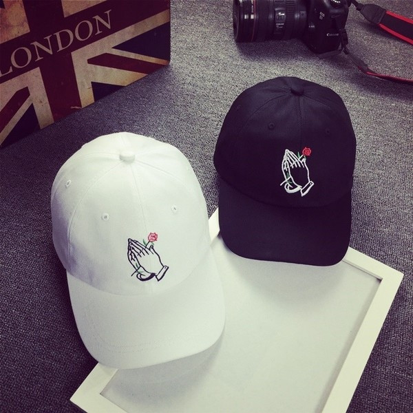 Καθημερινό καπέλο κατάλληλο για άνδρες και γυναίκες σε τρία χρώματα με εικόνα