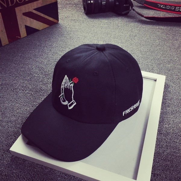 Καθημερινό καπέλο κατάλληλο για άνδρες και γυναίκες σε τρία χρώματα με εικόνα