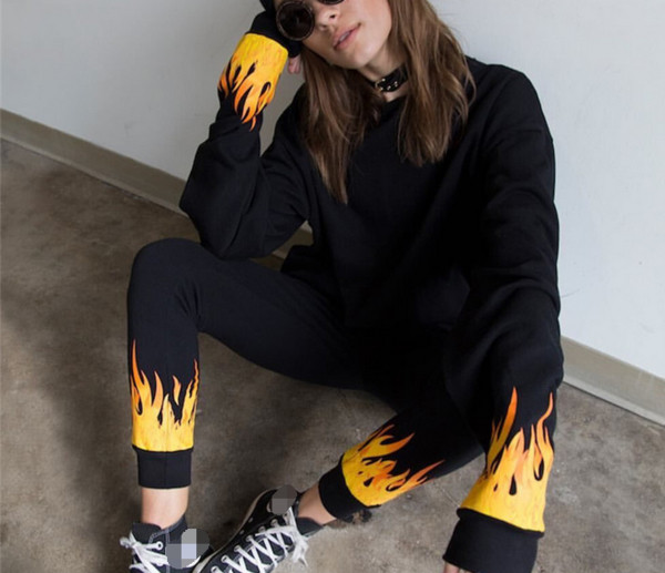 Дамски ежедневен много удобен спортен екип с интересен принт