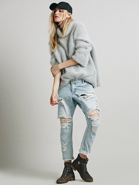 Γυναικεία  τζιν με χαλαρά μοτίβα