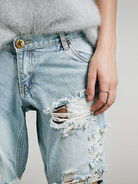 Γυναικεία  τζιν με χαλαρά μοτίβα