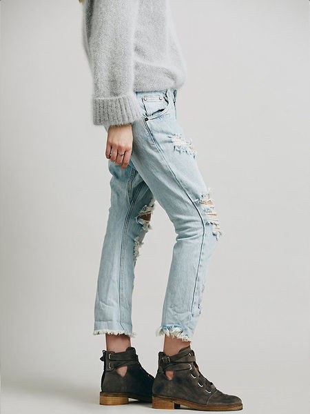 Γυναικεία  τζιν με χαλαρά μοτίβα