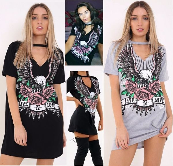 Σύγχρονη γυναικεία μπλούζα με ντεκολτέ σε σχήμα V και ενδιαφέρουσα έγχρωμη εκτύπωση