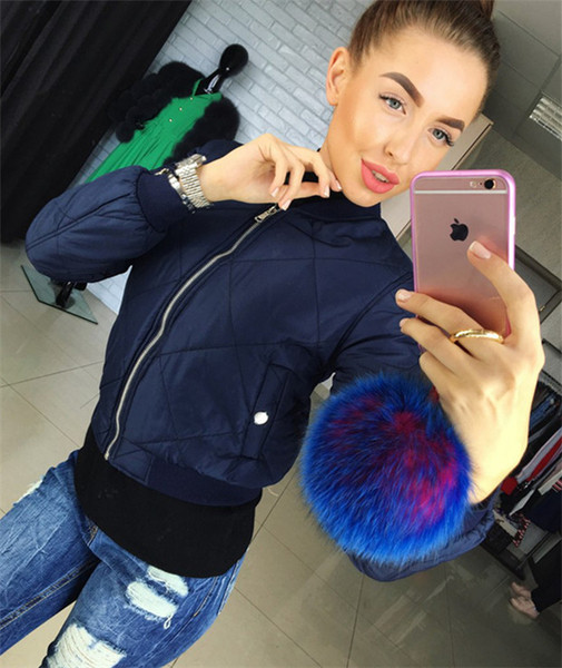 Μοντέρνο γυναικείο μπουφάν σε απλό σχέδιο, σε διάφορα χρώματα