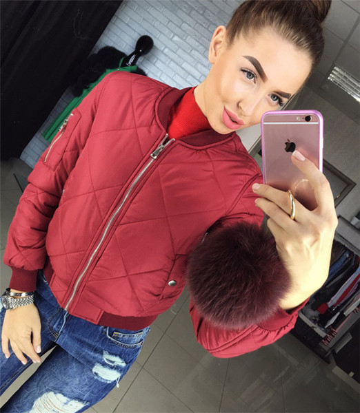 Μοντέρνο γυναικείο μπουφάν σε απλό σχέδιο, σε διάφορα χρώματα