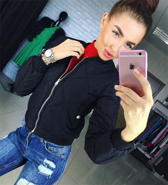 Μοντέρνο γυναικείο μπουφάν σε απλό σχέδιο, σε διάφορα χρώματα