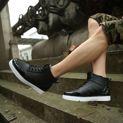 Ανδτικές σπορ-κομψές μπότες  σε γκρι και μαύρο χρώμα