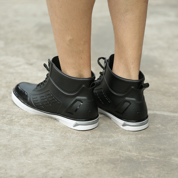 Ανδτικές σπορ-κομψές μπότες  σε γκρι και μαύρο χρώμα