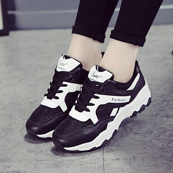 Дамски маратонки в три цвята, подходящи за ежедневие и спорт