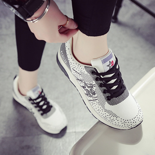 Αθλητικά γυναικεία πάνινα παπούτσια ς σε τρία χρώματα