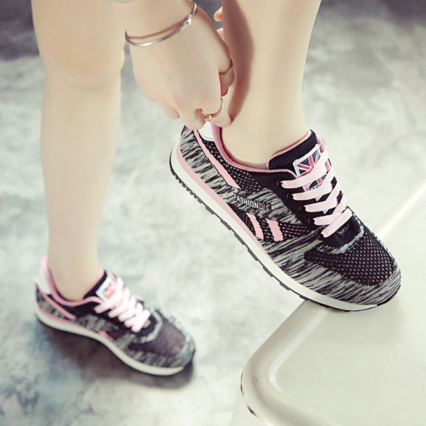 Αθλητικά γυναικεία παπούτσια σε τρία χρώματα