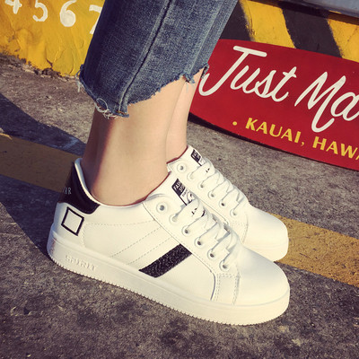 Αθλητικά πάνινα γυναικεία παπούτσια σε κομψή σχεδίαση