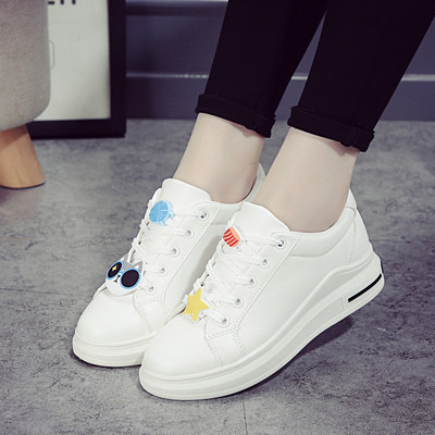 Αθλητικά πάνινα γυναικεία παπούτσια με ψηλά πέλματα με κεντήματα