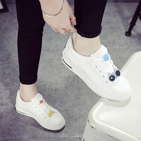 Αθλητικά πάνινα γυναικεία παπούτσια με ψηλά πέλματα με κεντήματα