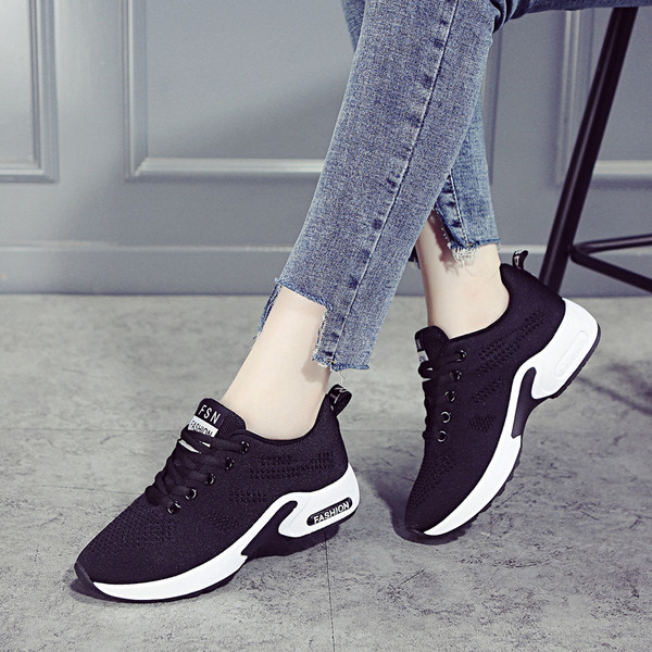 Спортни дамски маратонки, подходящи и за ежедневие в три цвята