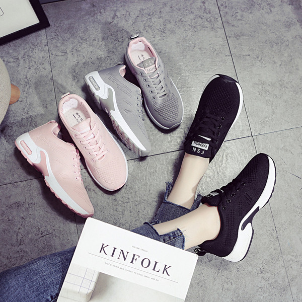 Спортни дамски маратонки, подходящи и за ежедневие в три цвята