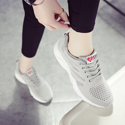 Αναπνευστικά αθλητικά γυναικεία παπούτσια σε τέσσερα χρώματα