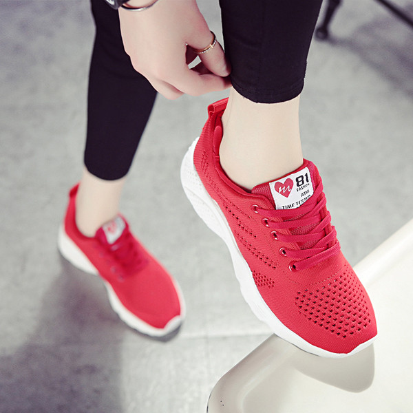 Αναπνευστικά αθλητικά γυναικεία παπούτσια σε τέσσερα χρώματα