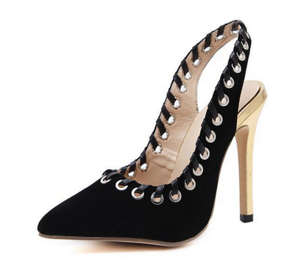 Κομψά γυναικεία παπούτσια με ψηλά τακούνια ε ενδιαφέρουσες συνδέσεις