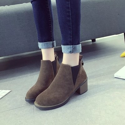 Καθημερινά  χειμωνιάτικα γυναικεία παπούτσια σε στυλ ρετρό